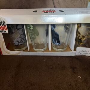 THE BIG BANG THEROY COLLECTORS SERIES PINT GLASS 4 PACK NEW
